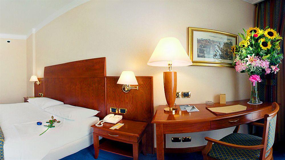 Hotel Roma Aurelia Antica Exteriör bild